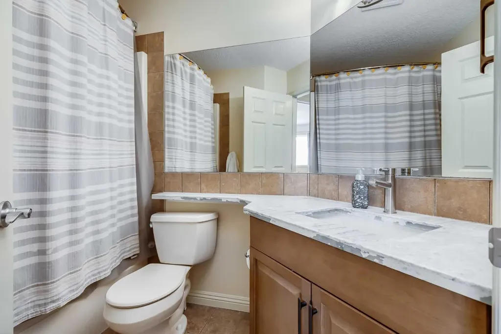 1437 Kings Heights Boulevard SE Airdrie AB T4A 0A1