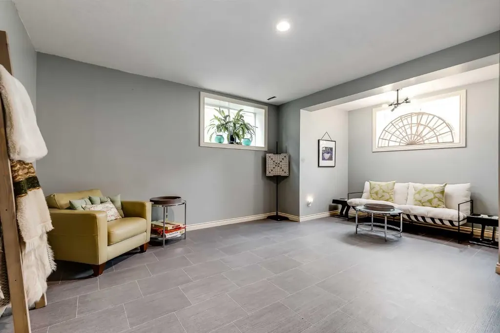 1437 Kings Heights Boulevard SE Airdrie AB T4A 0A1