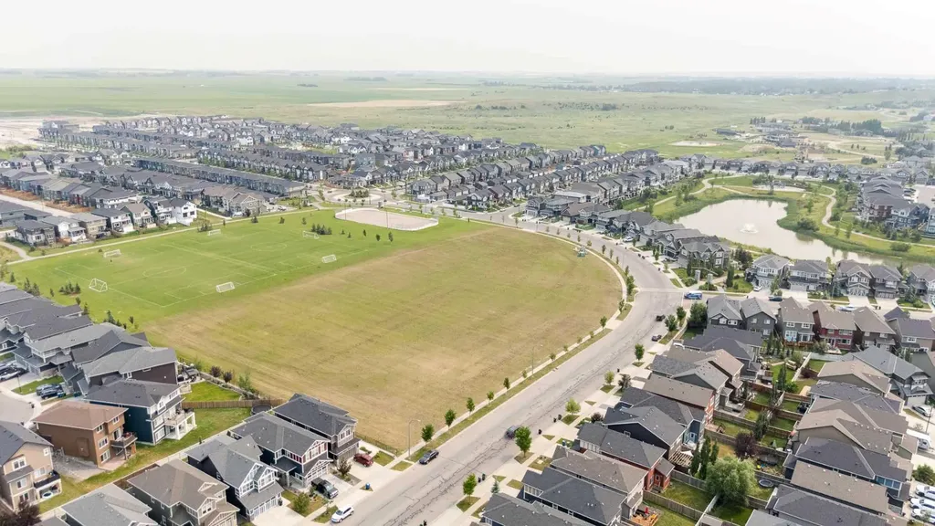 1437 Kings Heights Boulevard SE Airdrie AB T4A 0A1
