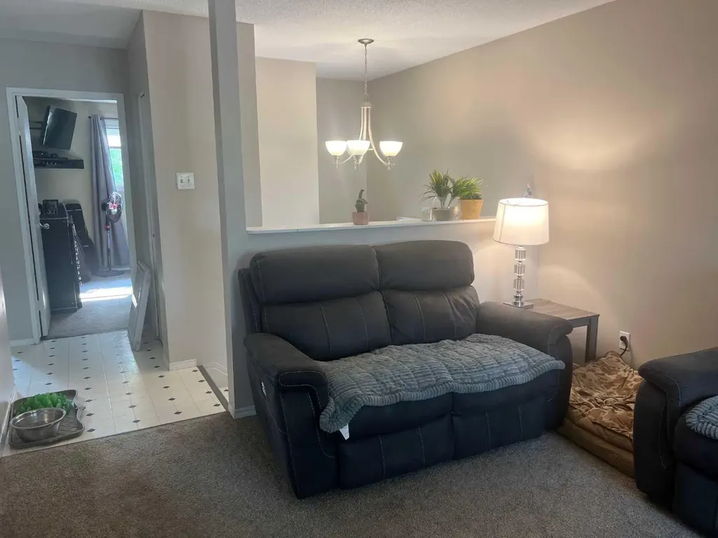 5811A 50 Street N Taber AB T1G 1K6