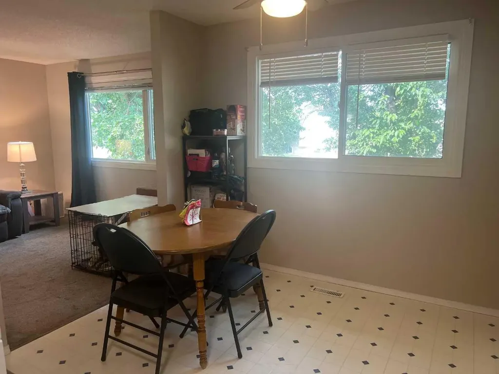 5811A 50 Street N Taber AB T1G 1K6