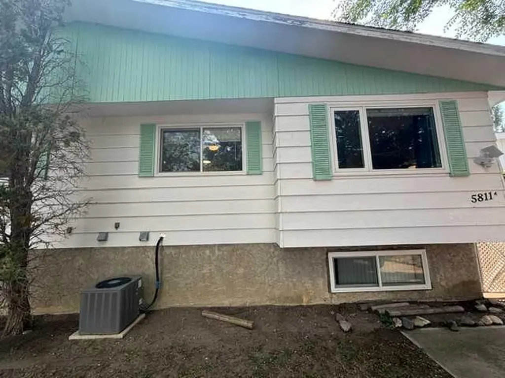 5811A 50 Street N Taber AB T1G 1K6