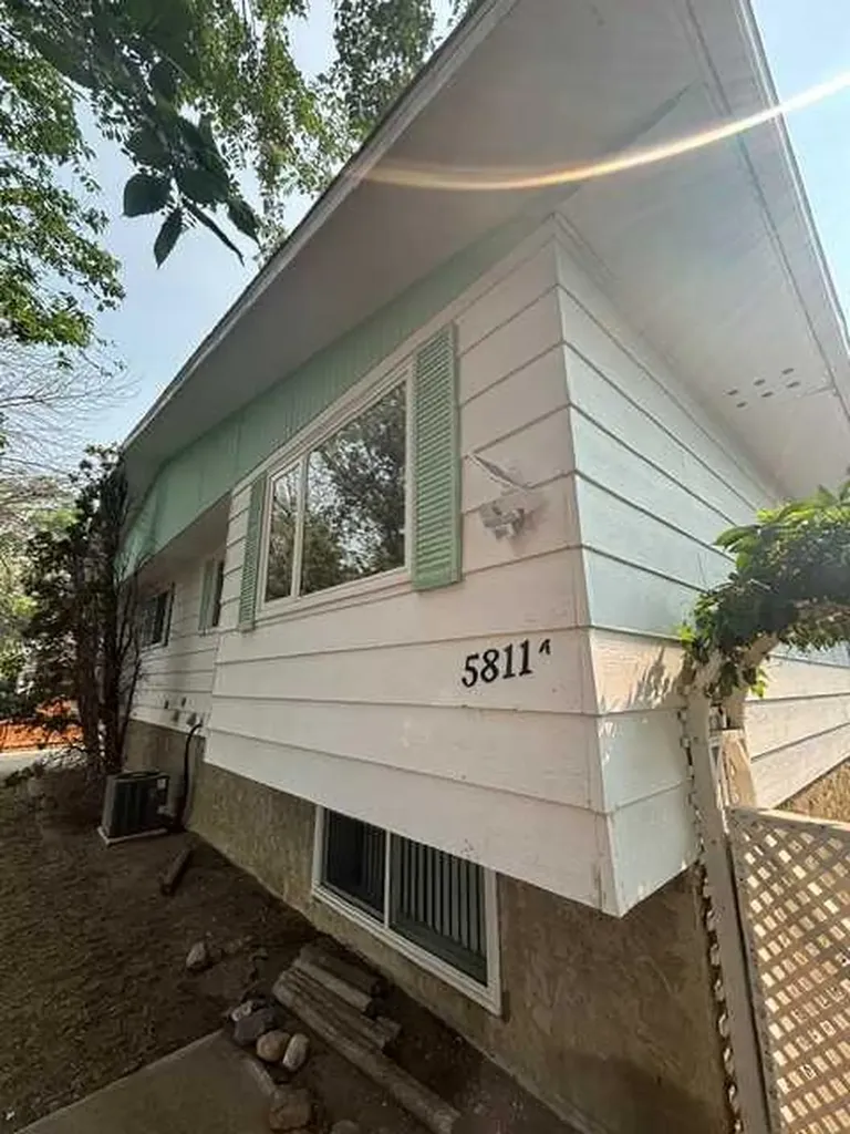 5811A 50 Street N Taber AB T1G 1K6