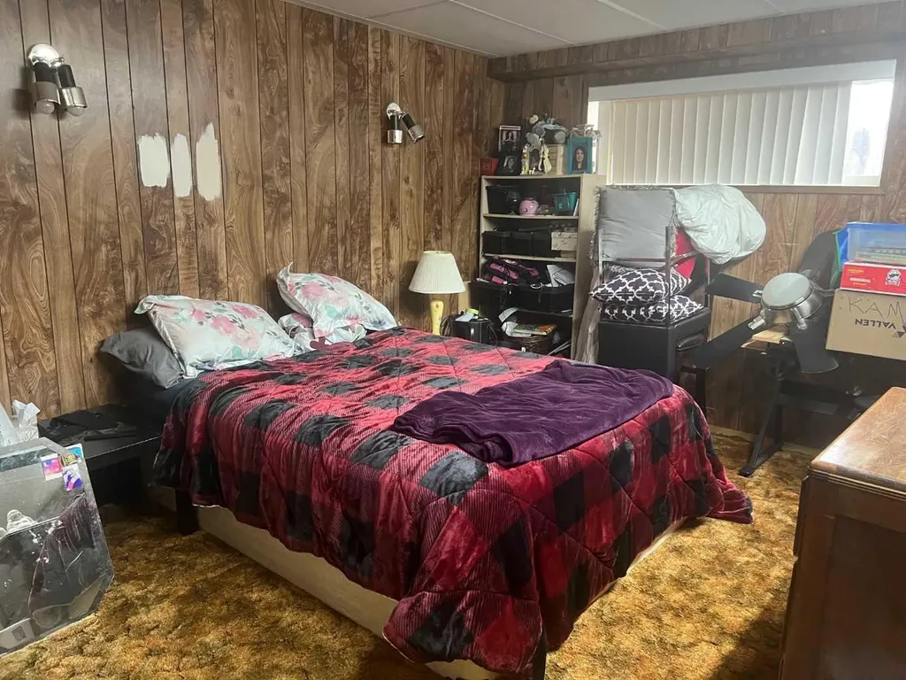 5811A 50 Street N Taber AB T1G 1K6