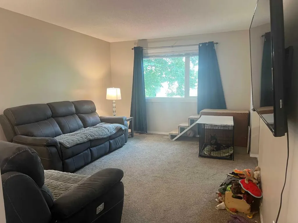 5811A 50 Street N Taber AB T1G 1K6
