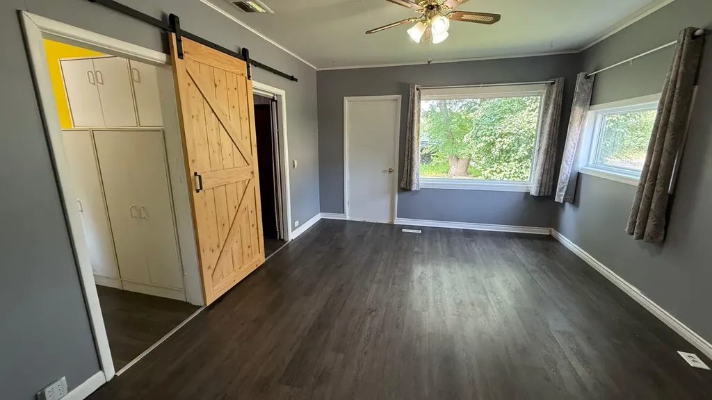 239 2 Avenue Hanna AB T0J 0T0