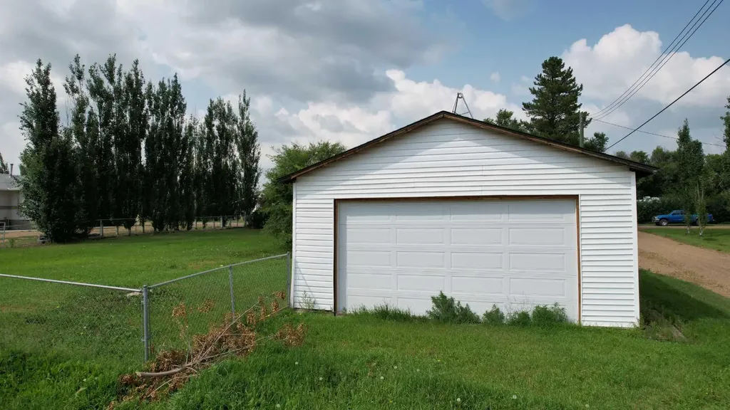 239 2 Avenue Hanna AB T0J 0T0
