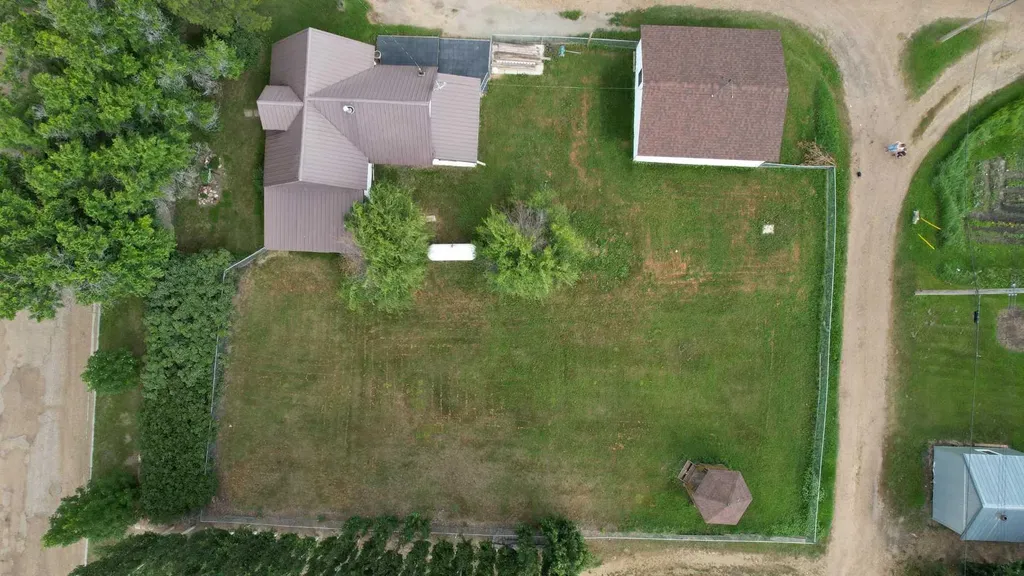 239 2 Avenue Craigmyle AB T0J 0T0