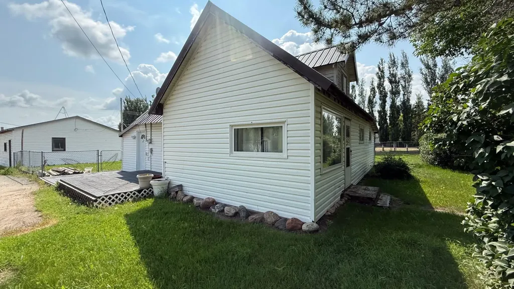 239 2 Avenue Hanna AB T0J 0T0