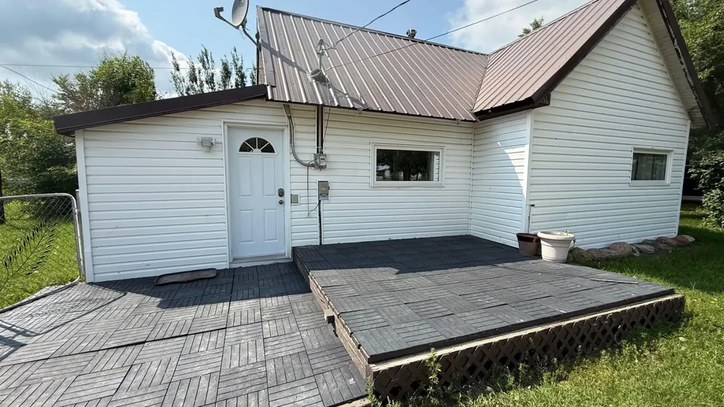 239 2 Avenue Hanna AB T0J 0T0