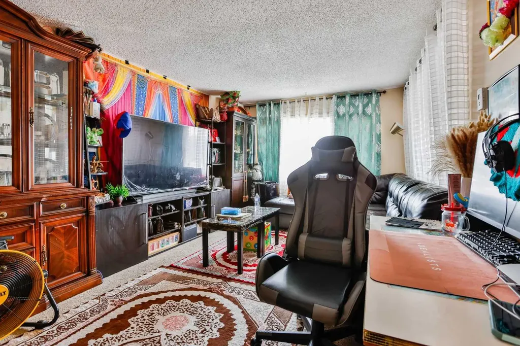 1717 St Edward Boulevard N Lethbridge AB T1H 1X2