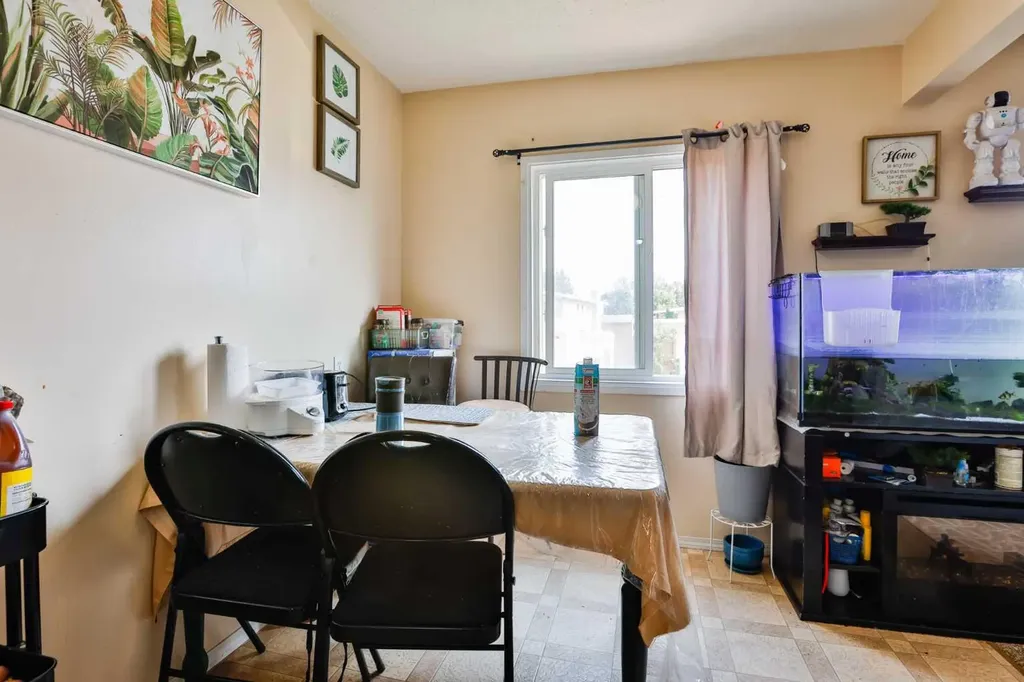 1717 St Edward Boulevard N Lethbridge AB T1H 1X2