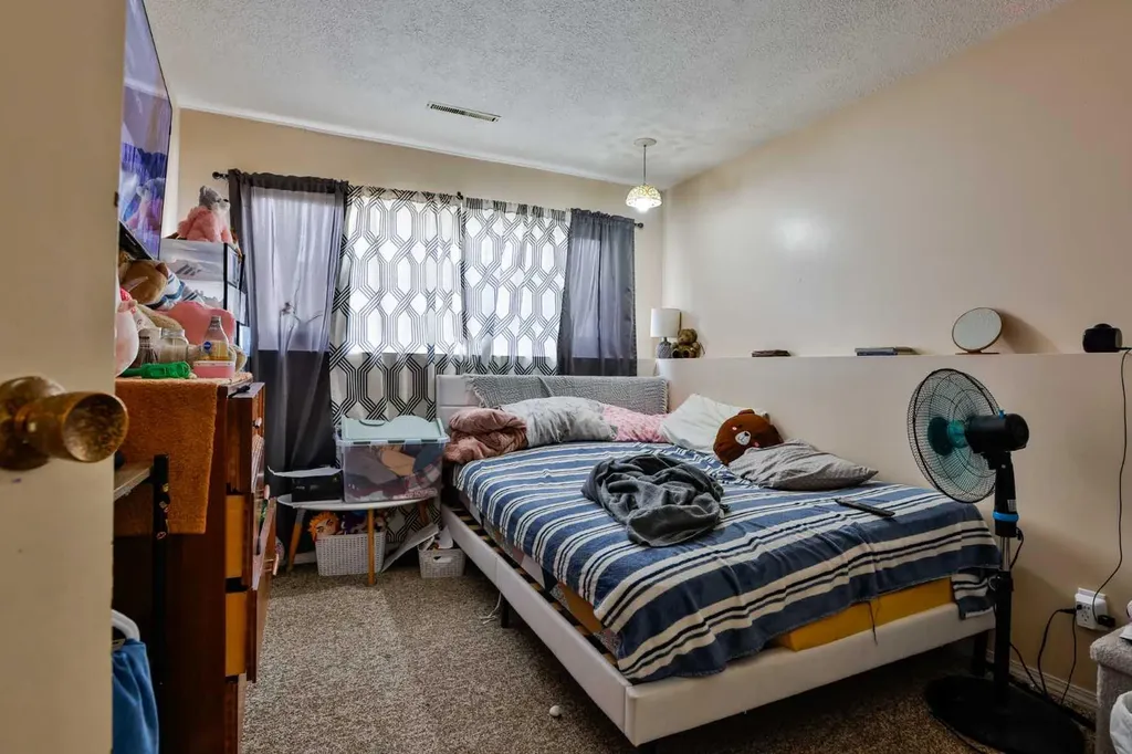 1717 St Edward Boulevard N Lethbridge AB T1H 1X2