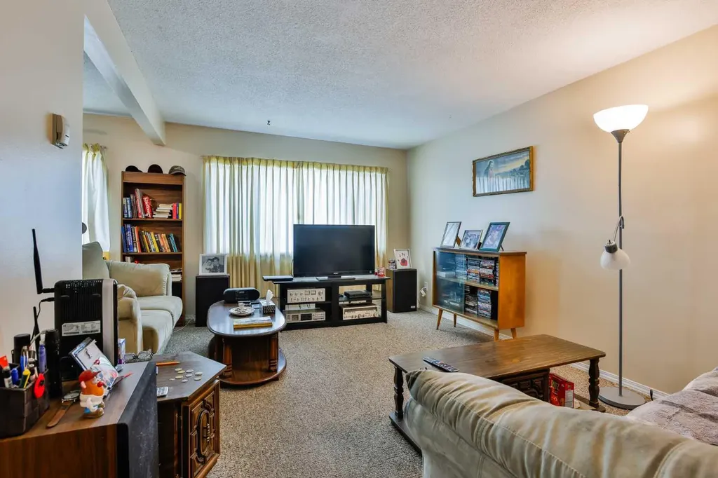 1717 St Edward Boulevard N Lethbridge AB T1H 1X2