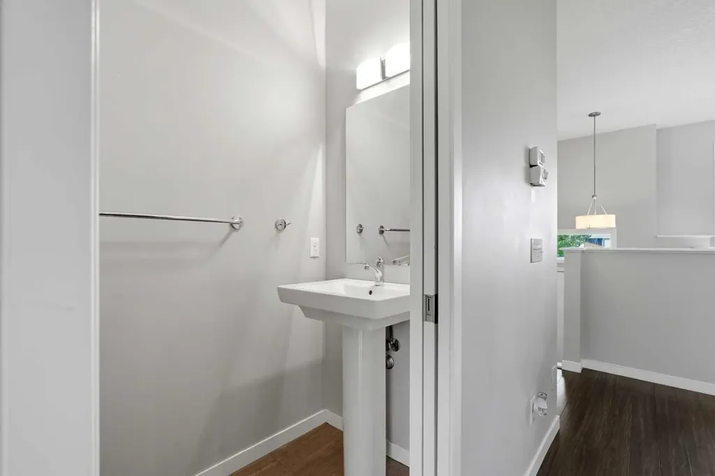 656 Copperpond Boulevard SE Calgary AB T2Z 5B9