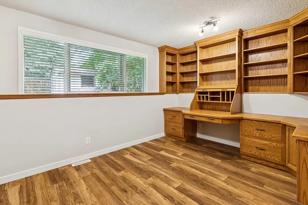 159 Woodbend Way Okotoks AB T1S 1M7