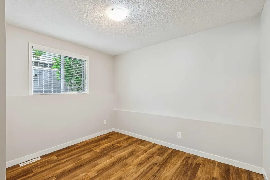 159 Woodbend Way Okotoks AB T1S 1M7