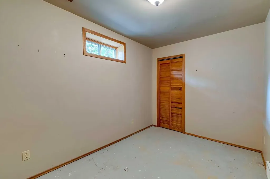 159 Woodbend Way Okotoks AB T1S 1M7
