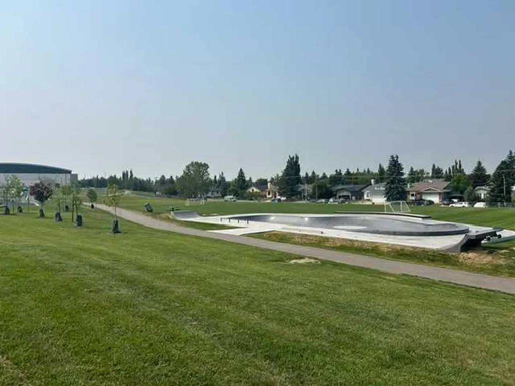 159 Woodbend Way Okotoks AB T1S 1M7
