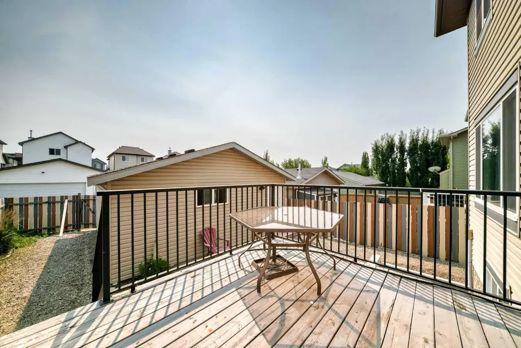 7 Crystal Shores Heights Okotoks AB T1S 2K9