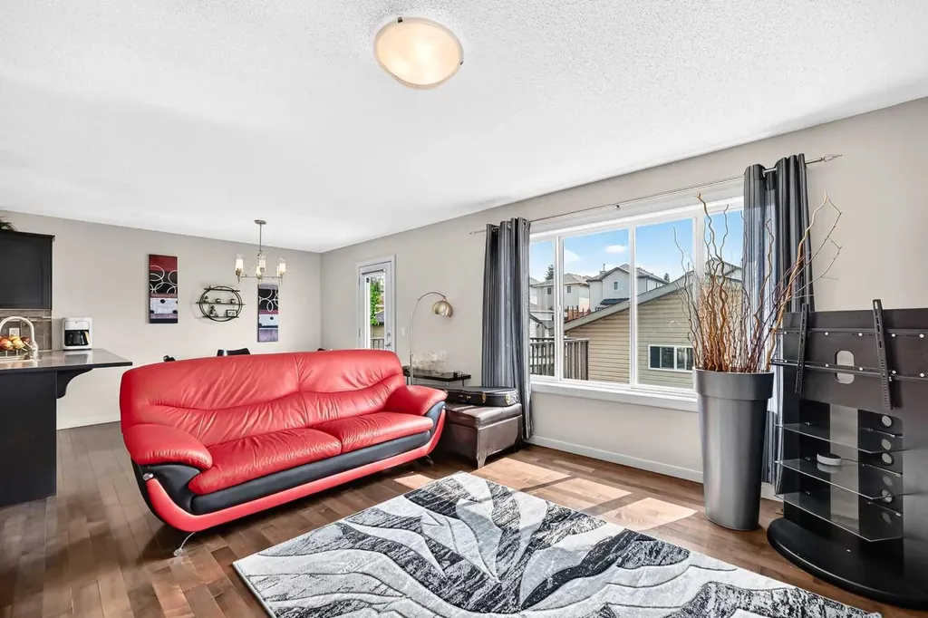7 Crystal Shores Heights Okotoks AB T1S 2K9
