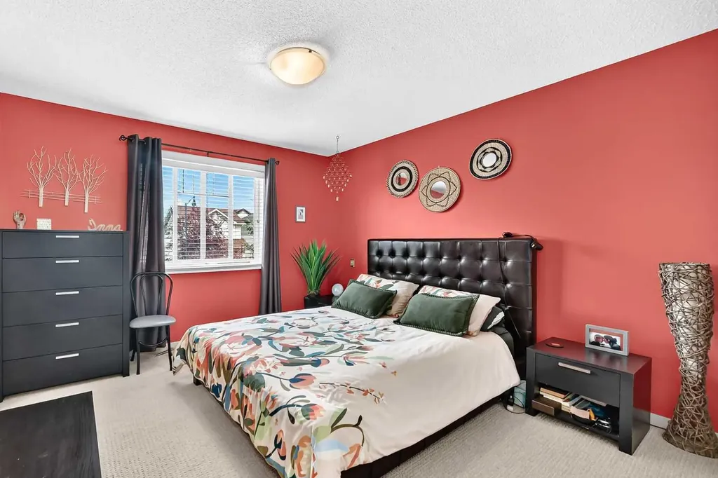 7 Crystal Shores Heights Okotoks AB T1S 2K9