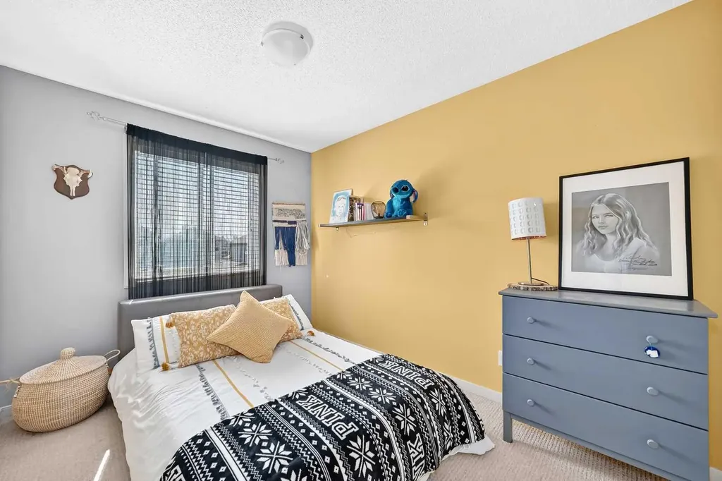 7 Crystal Shores Heights Okotoks AB T1S 2K9