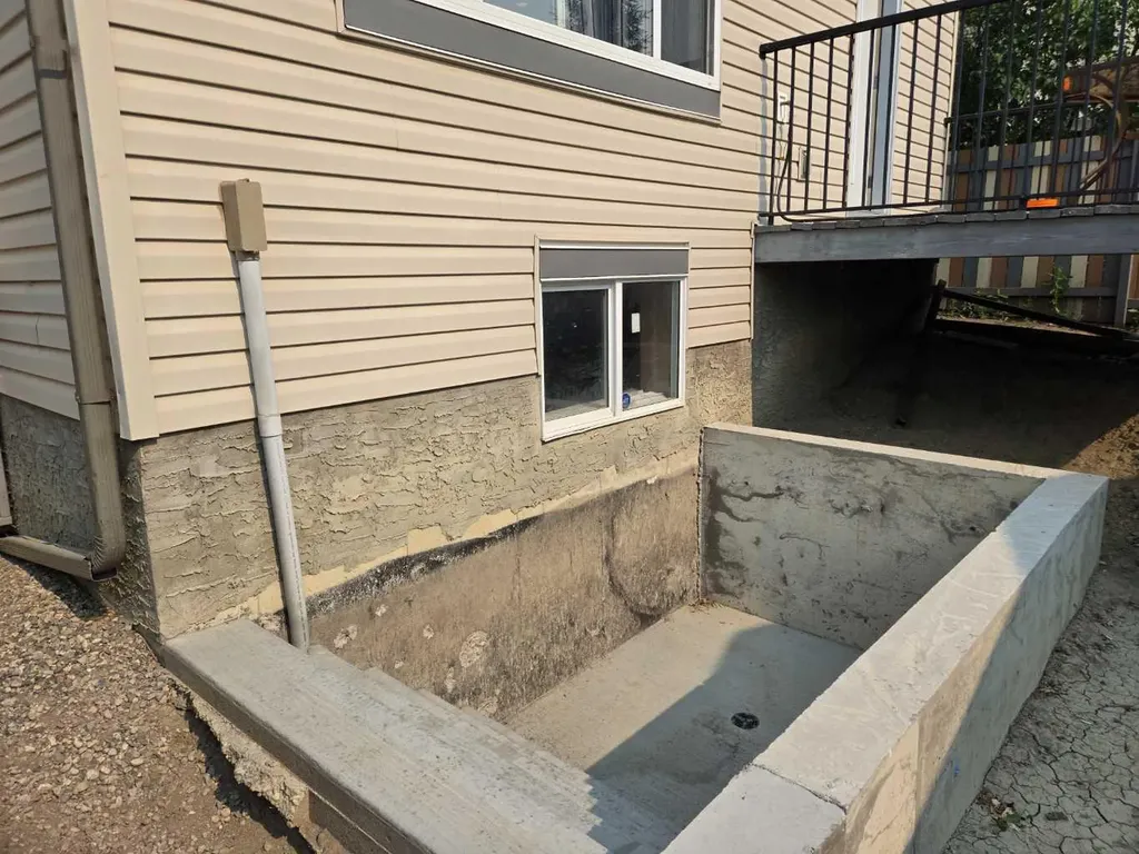 7 Crystal Shores Heights Okotoks AB T1S 2K9