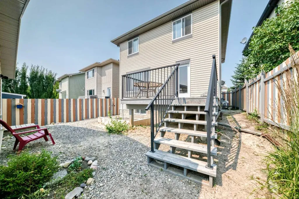 7 Crystal Shores Heights Okotoks AB T1S 2K9