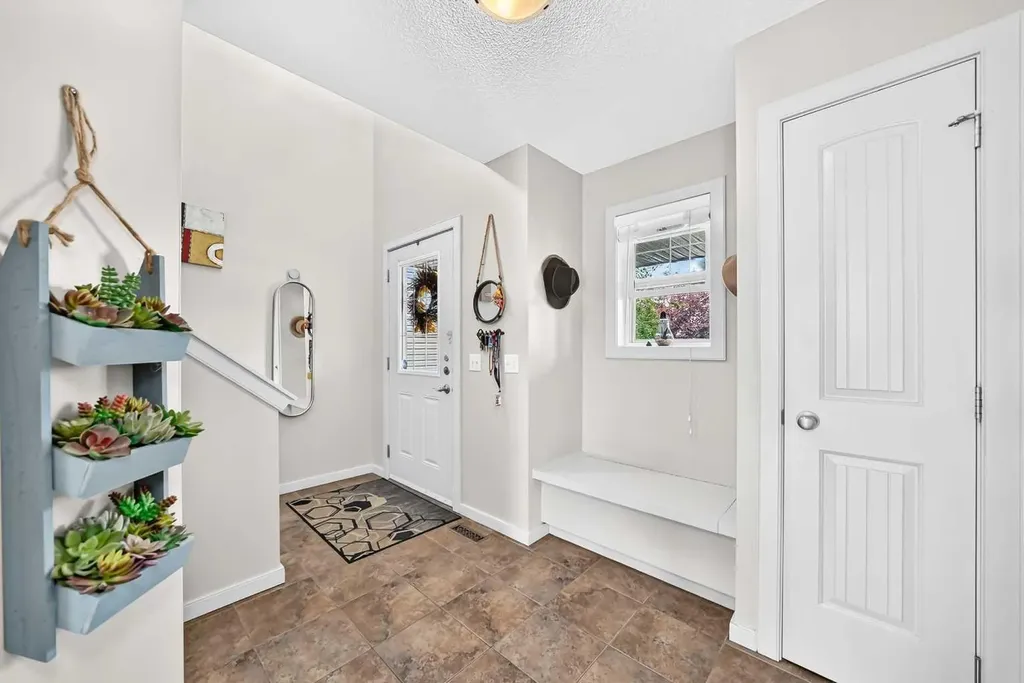 7 Crystal Shores Heights Okotoks AB T1S 2K9
