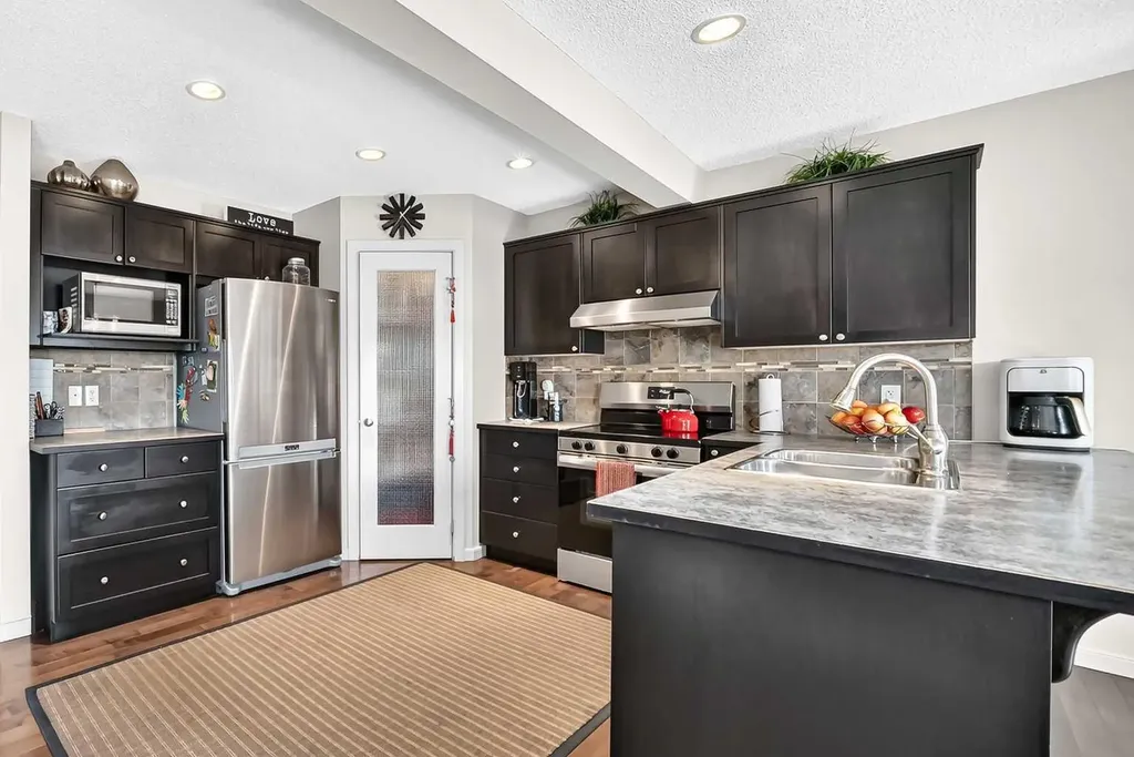 7 Crystal Shores Heights Okotoks AB T1S 2K9
