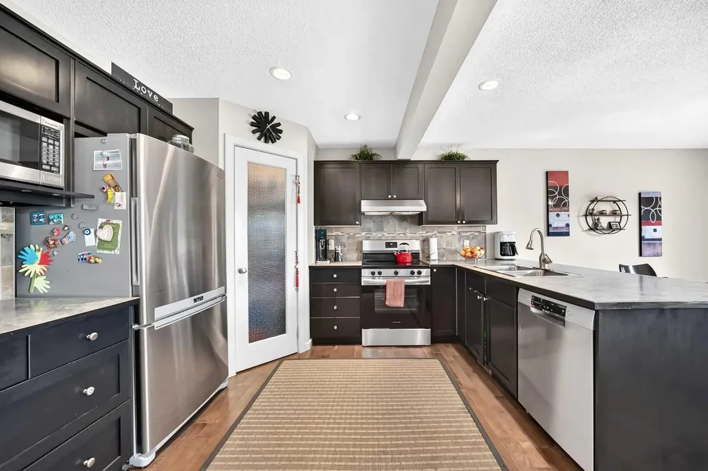 7 Crystal Shores Heights Okotoks AB T1S 2K9