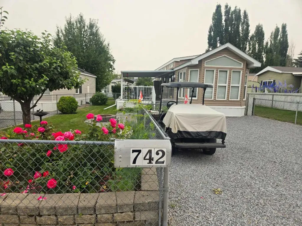 Carefree Resort Rural Red Deer County AB T4G 0K6
