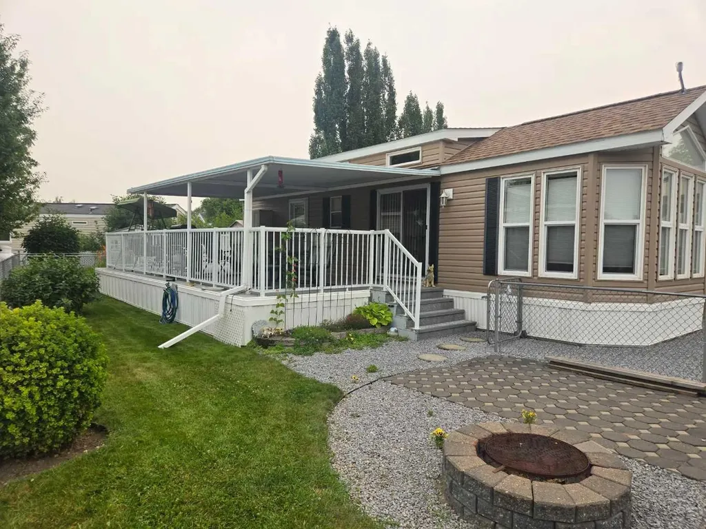 Carefree Resort Rural Red Deer County AB T4G 0K6