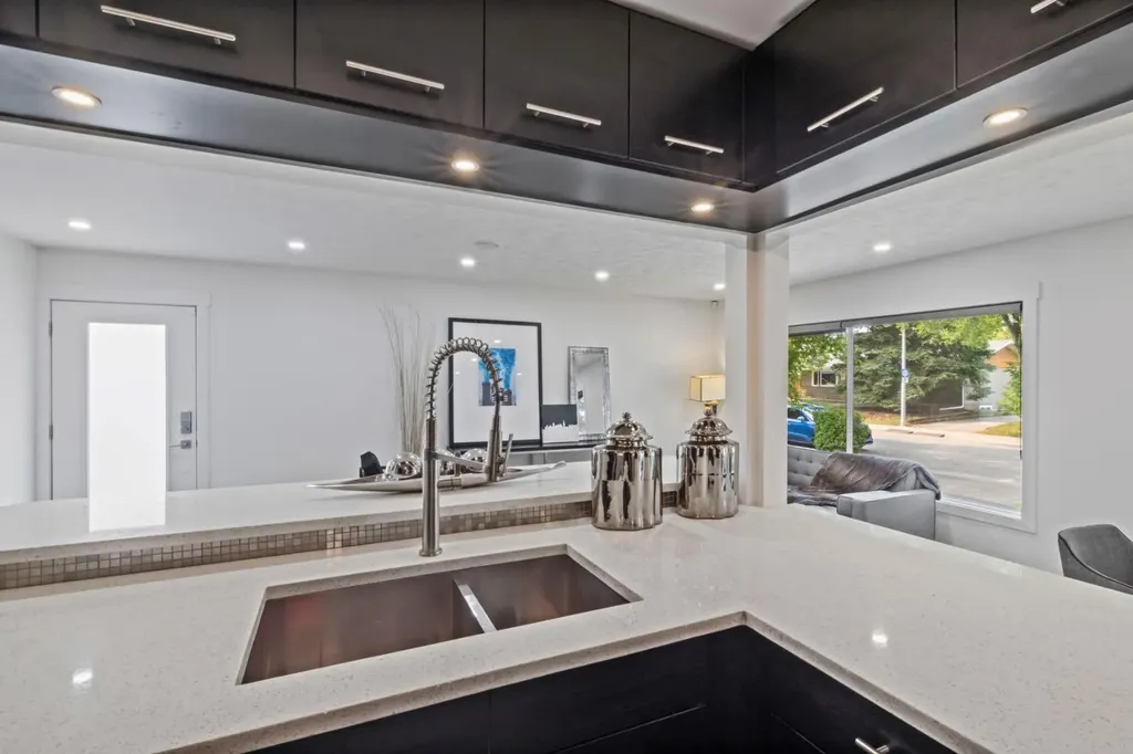 38 Westwood Drive SW Calgary AB T3C 2V7