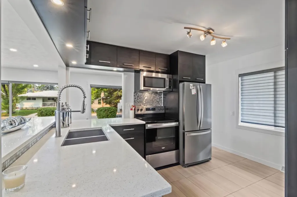 38 Westwood Drive SW Calgary AB T3C 2V7