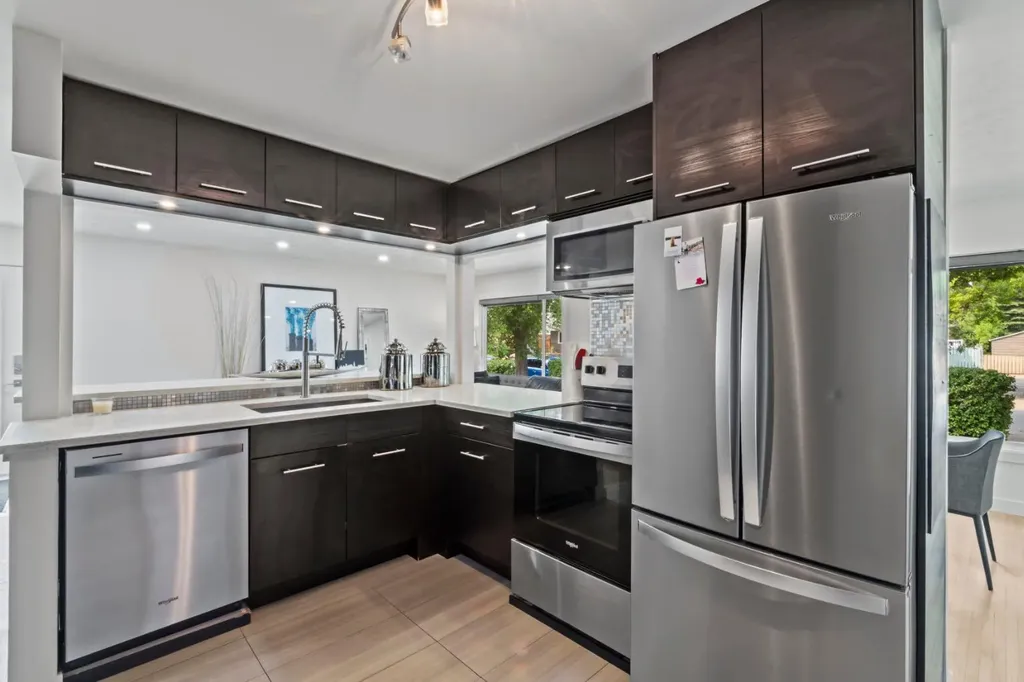 38 Westwood Drive SW Calgary AB T3C 2V7