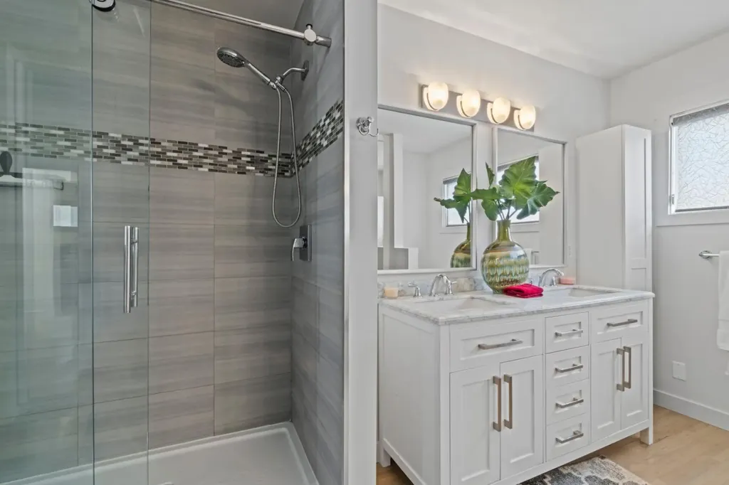 38 Westwood Drive SW Calgary AB T3C 2V7