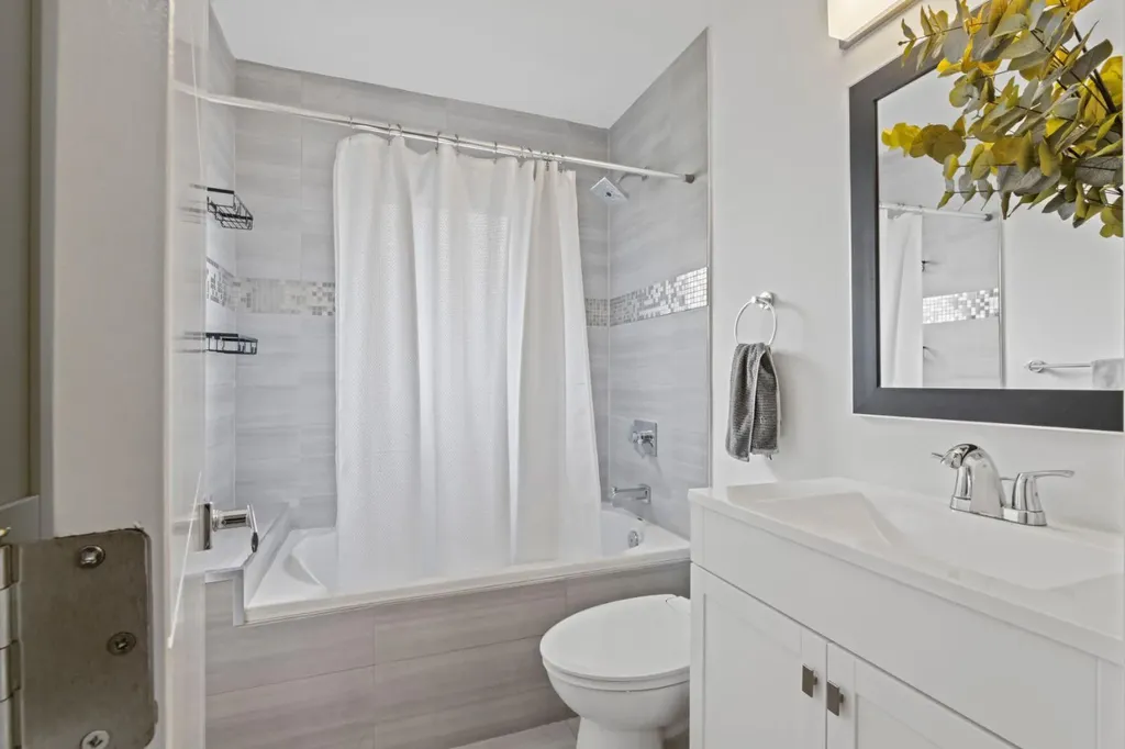 38 Westwood Drive SW Calgary AB T3C 2V7