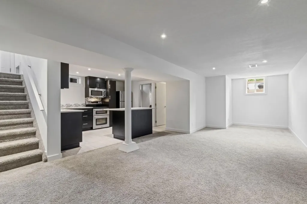 38 Westwood Drive SW Calgary AB T3C 2V7