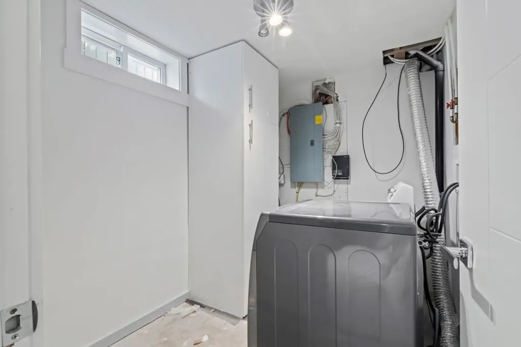 38 Westwood Drive SW Calgary AB T3C 2V7