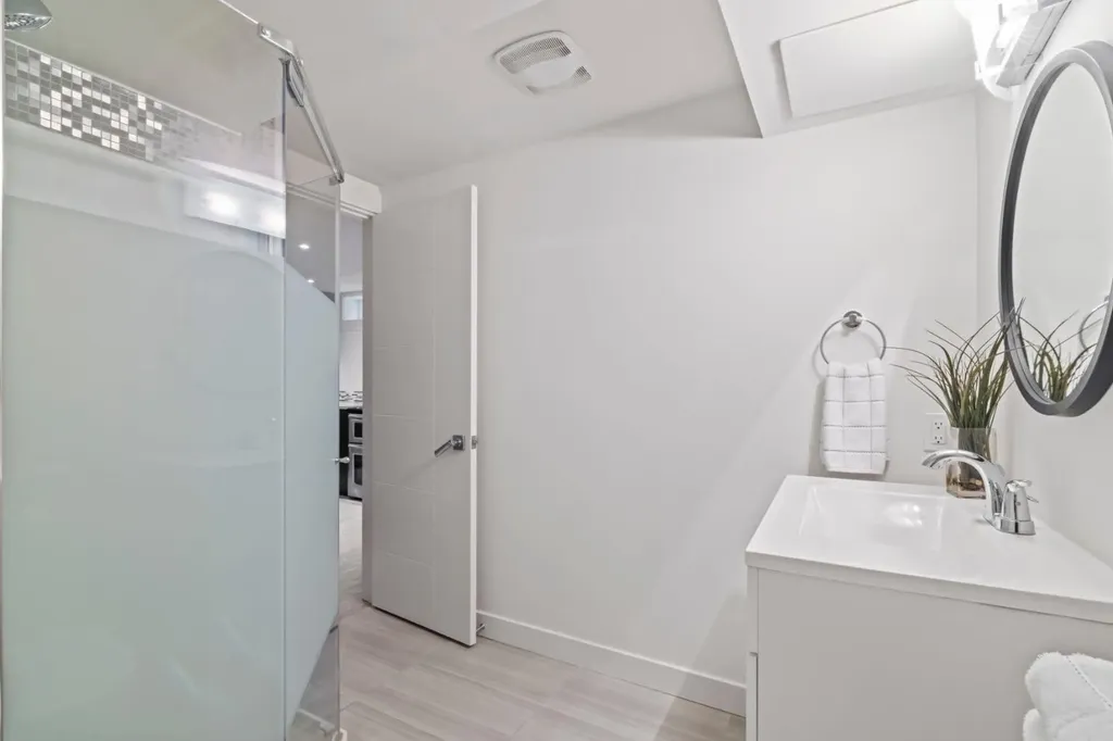 38 Westwood Drive SW Calgary AB T3C 2V7