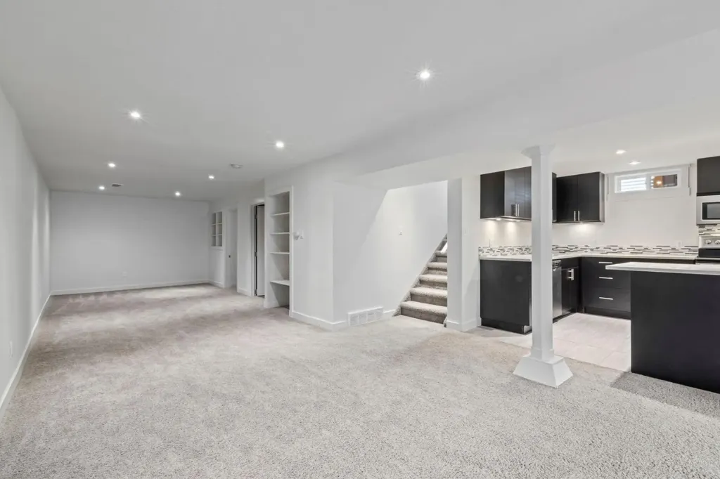 38 Westwood Drive SW Calgary AB T3C 2V7