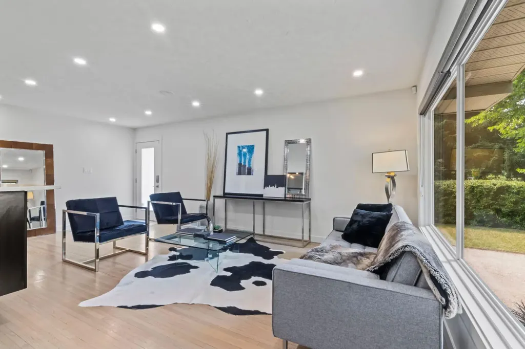 38 Westwood Drive SW Calgary AB T3C 2V7