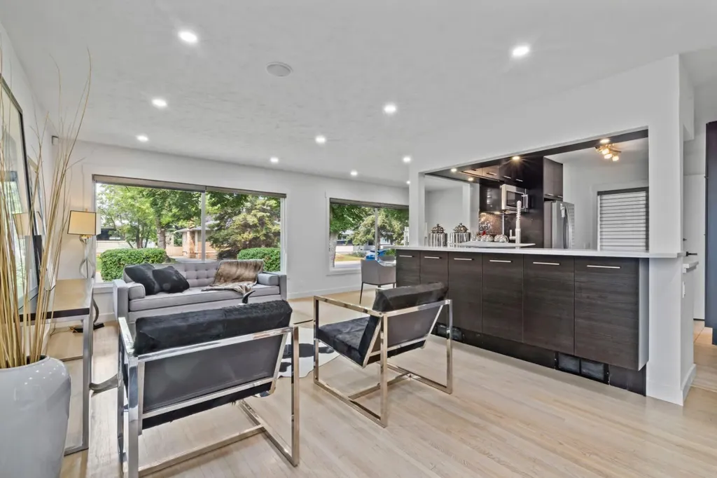 38 Westwood Drive SW Calgary AB T3C 2V7