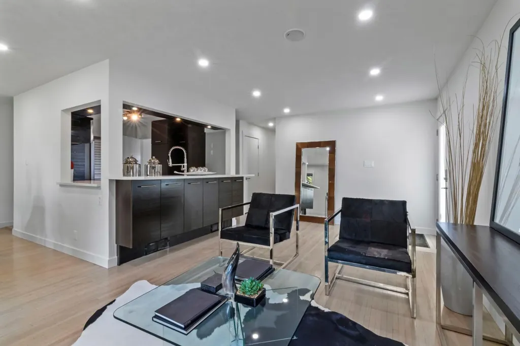 38 Westwood Drive SW Calgary AB T3C 2V7