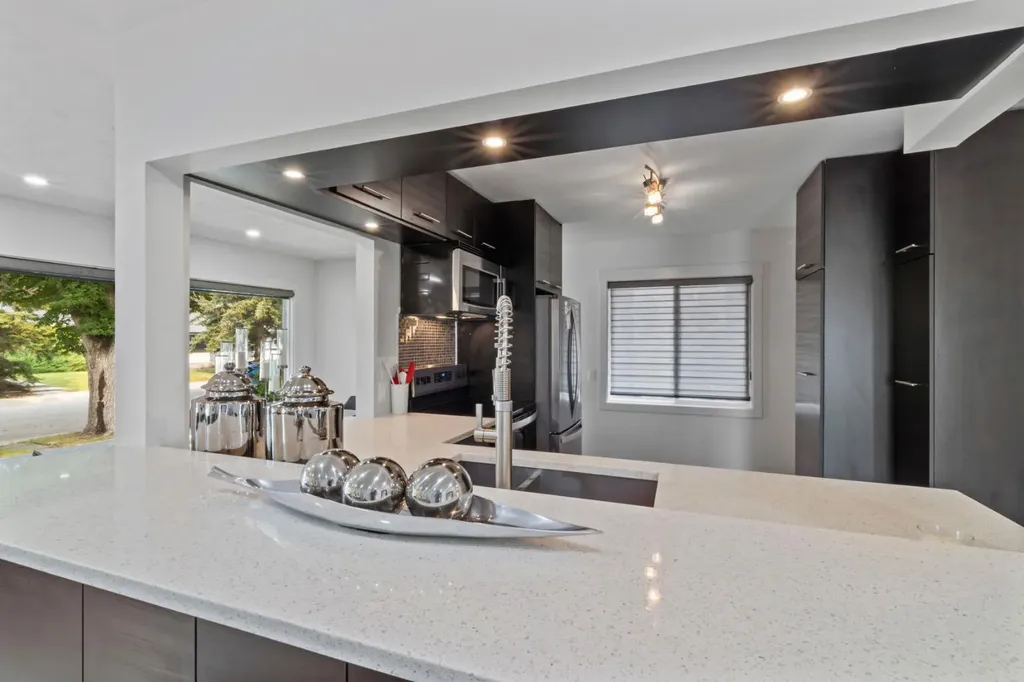 38 Westwood Drive SW Calgary AB T3C 2V7