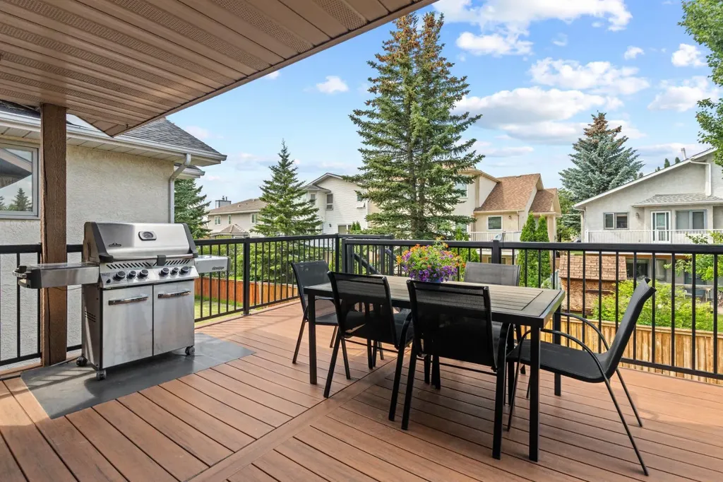 626 Hawkhill Place NW Calgary AB T3G 3M6