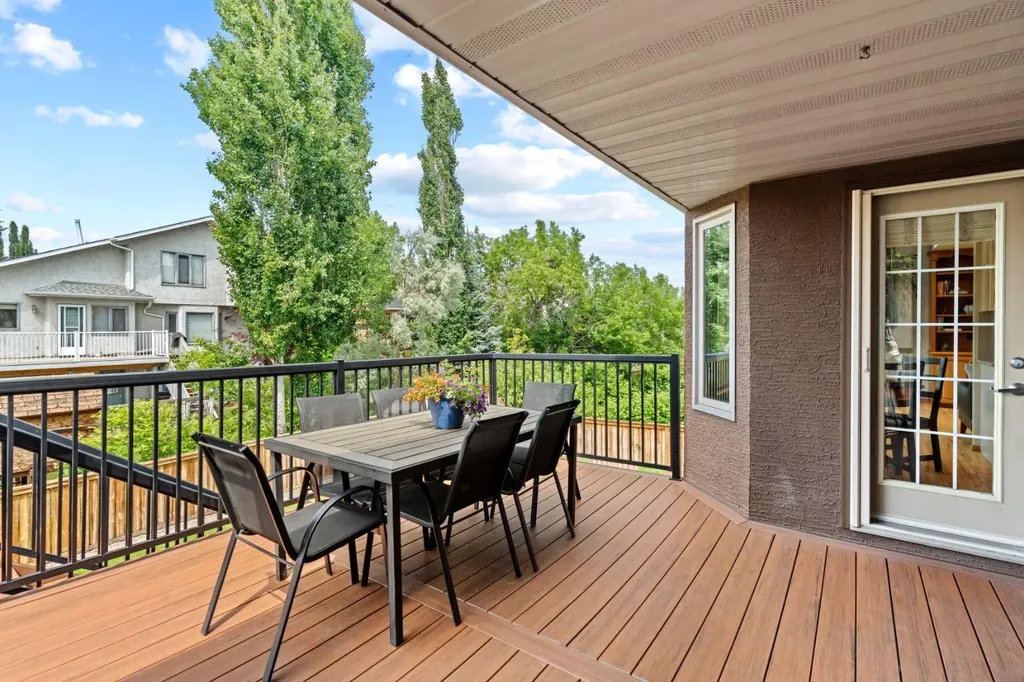 626 Hawkhill Place NW Calgary AB T3G 3M6