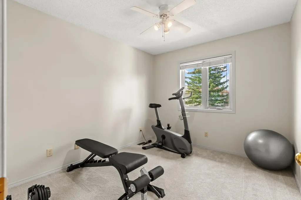 626 Hawkhill Place NW Calgary AB T3G 3M6